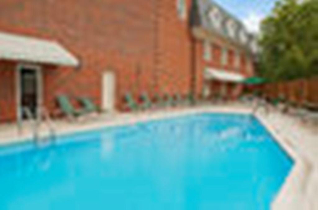 Williamsburg Hospitality House Hotel Bagian luar foto